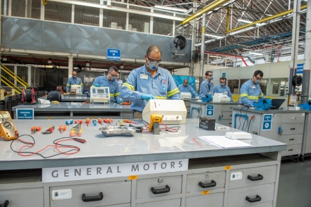 Fábricas da GM já receberam 91 respiradores para conserto