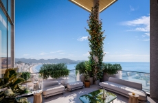 Residencial traz arquitetura contemporânea com elementos de biofilia em projeto inovador à Meia Praia, em Itapema