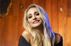 Clau Felippe: apresentadora do programa Na Ativa e o seu poder de influenciar com muito estilo