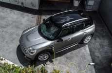 Primeiro MINI puramente elétrico é exibido na Semana do Clima de Nova York