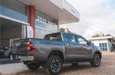 Nova Hilux chega a Tarpan