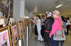 Fotos mostram mulheres depois de enfrentar o câncer de mama